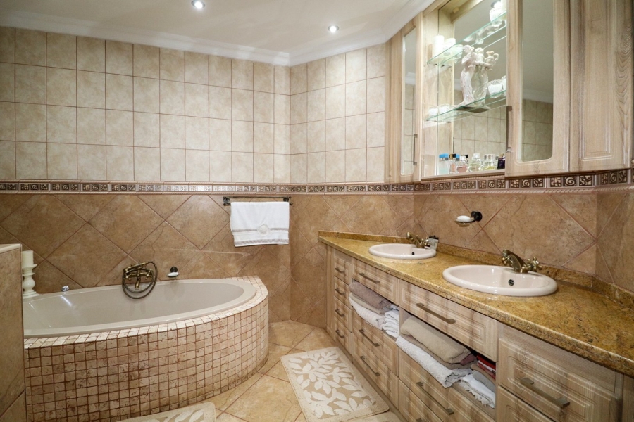 4 Bedroom Property for Sale in Doringkruin North West